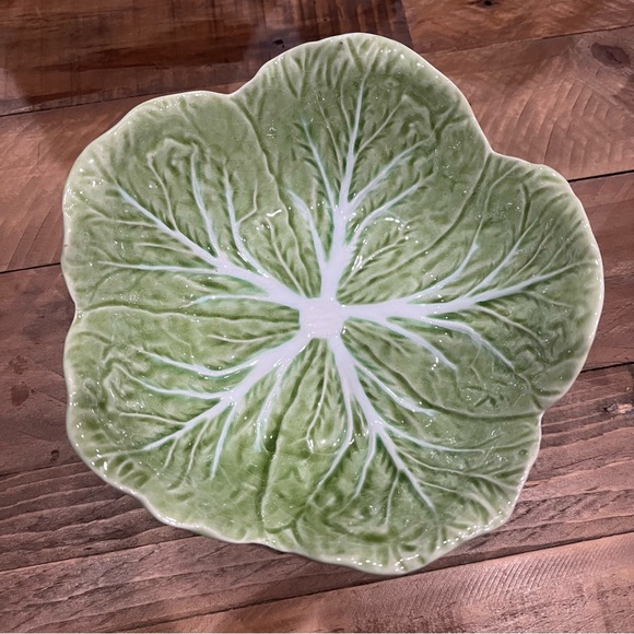 ❌SOLD❌Bordallo Pinheiro Cabbage Bowl - Picture 1 of 4